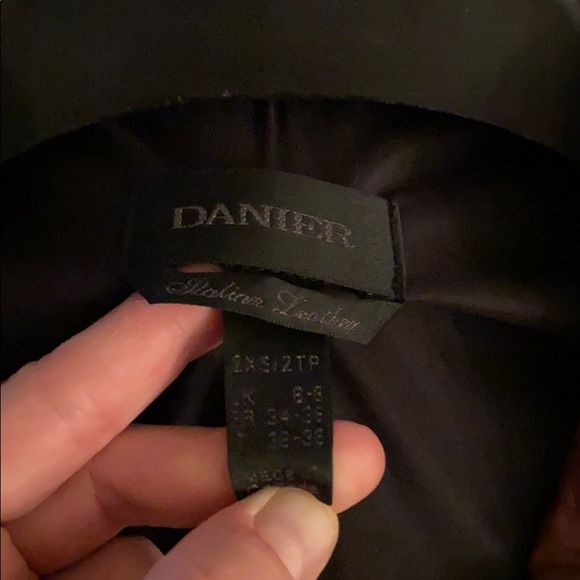 Danier brown leather jacket - Picture 5 of 8